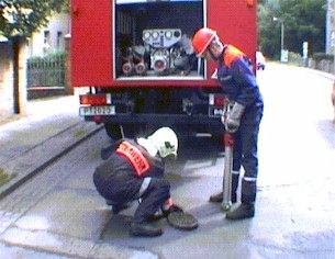 Herstellen der Wasserversorgung, Anschluss des Standrohres an den Hydrant