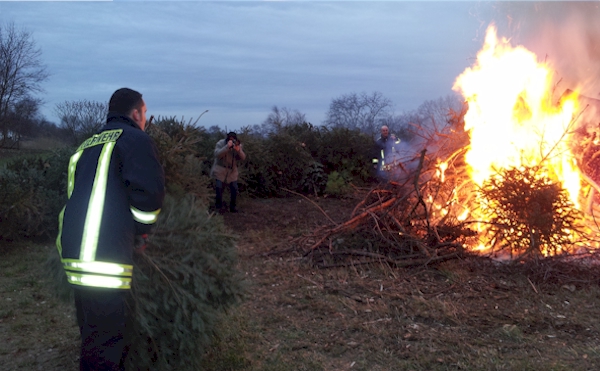 Weihnachtsbaumverbrennen 2014